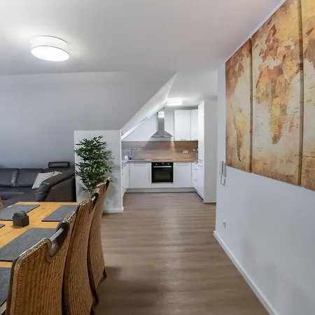 High-quality Renovated Apartament